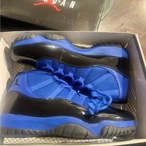 Jordan Athletic Shoes in Black and Blue